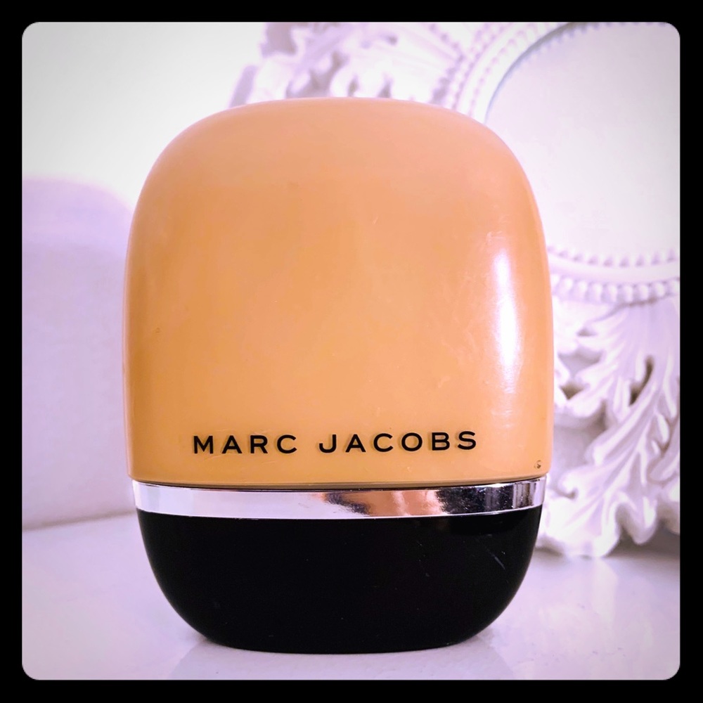 Marc Jacobs Youthful Look foundation
